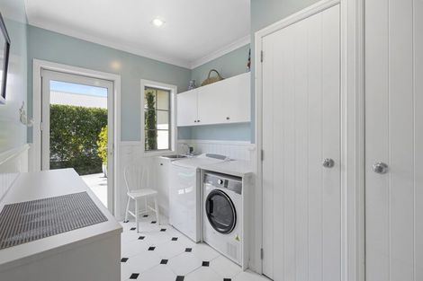 Photo of property in 8b Sampson Avenue, Waiwhakaiho, New Plymouth, 4312