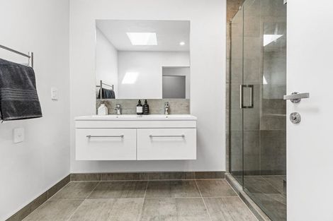 Photo of property in 22 Memorial Park Lane, Hobsonville, Auckland, 0618