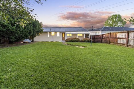 Photo of property in 21 Arlette Place, Massey, Auckland, 0614