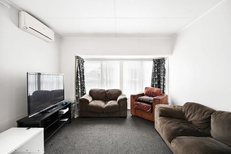 Photo of property in 45u1 Ross Crescent, Fairfield, Hamilton, 3214