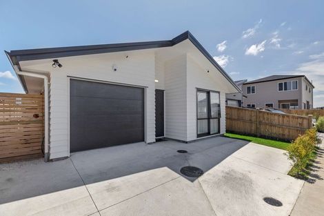 Photo of property in 11 Survila Street, Takanini, 2110