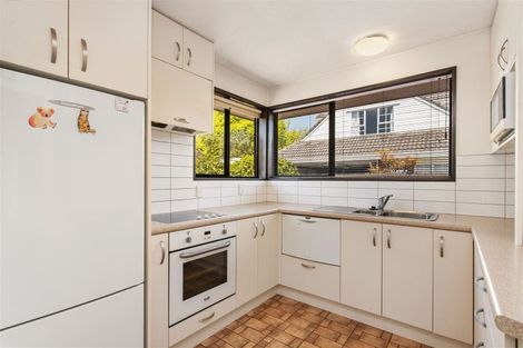 Photo of property in 18 Rembrandt Place, Burnside, Christchurch, 8053