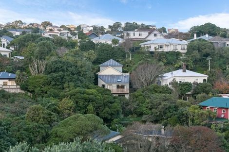 Photo of property in 23 Creswick Terrace, Northland, Wellington, 6012