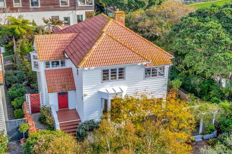 Photo of property in 11 Kinross Street, Kelburn, Wellington, 6012