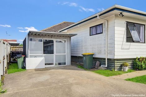 Photo of property in 2/31 Solveig Place, Randwick Park, Auckland, 2105