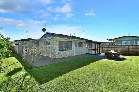 Photo of property in 2/92 Florence Avenue, Orewa, 0931