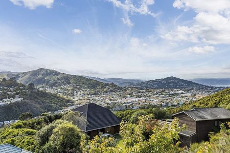 Photo of property in 17 Landsdowne Terrace, Karori, Wellington, 6012