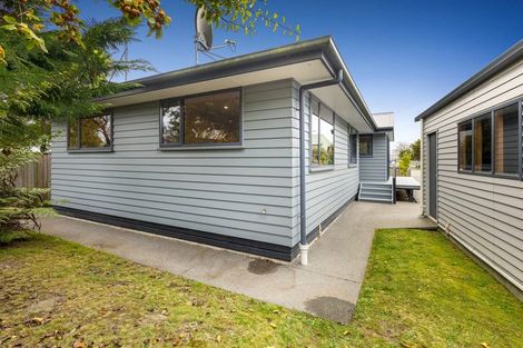Photo of property in 12 Binstead Place, Avondale, Christchurch, 8061
