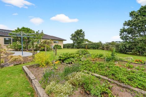 Photo of property in 1014 South Head Road, South Head, Helensville, 0874