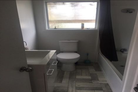 Photo of property in 37 Makiri Street, Helensville, 0800