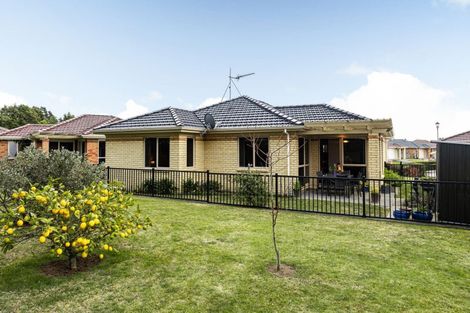 Photo of property in 55 Sovereign Isle Lane, Rototuna, Hamilton, 3210