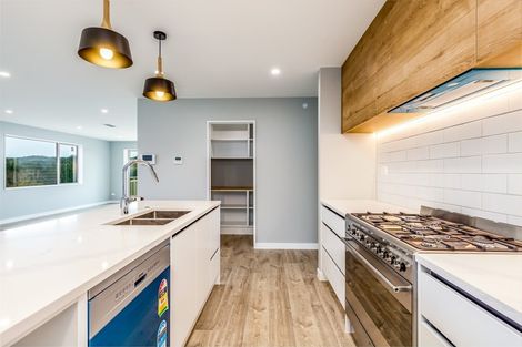 Photo of property in 125 Godfrey Drive, Orewa, 0931