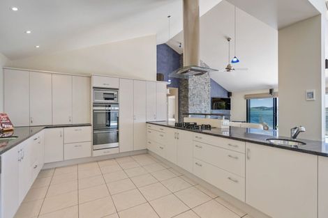 Photo of property in 42 Manganese Point Road, Tamaterau, Whangarei, 0174
