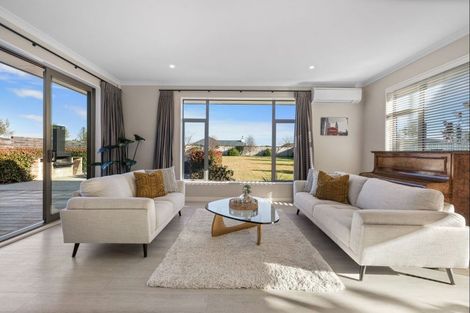 Photo of property in 14 Glenfinnan Place, West Melton, 7618