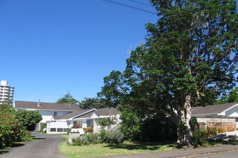 Photo of property in 1/8 Pierce Road, Milford, Auckland, 0620