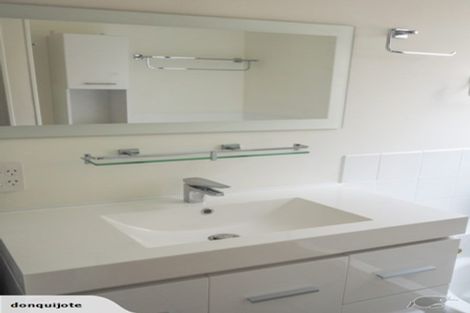 Photo of property in 164 Sunset Road, Unsworth Heights, Auckland, 0632