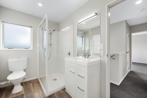 Photo of property in 27 Calypso Way, Unsworth Heights, Auckland, 0632