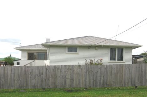 Photo of property in 15 Geordie Street, Henderson, Auckland, 0612