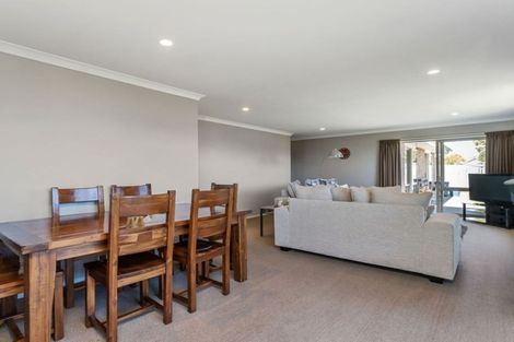 Photo of property in 157a Wainoni Road, Avondale, Christchurch, 8061