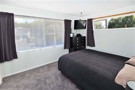 Photo of property in 17 Kathleen Street, Totara Vale, Auckland, 0627