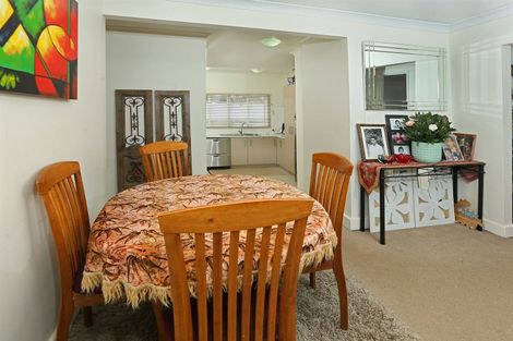 Photo of property in 3185 Great North Road, New Lynn, Auckland, 0600