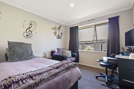 Photo of property in 18 Mcdougal Place, Kaiapoi, 7630
