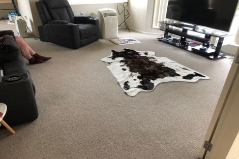 Photo of property in 10 Newry Close, East Tamaki Heights, Auckland, 2016