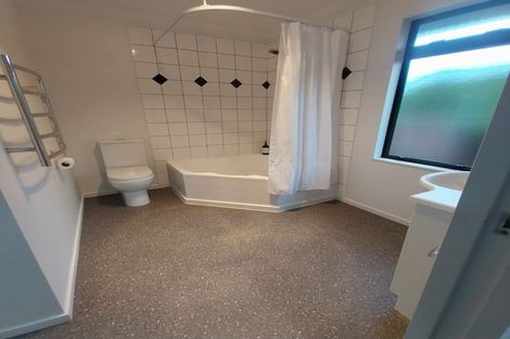 Photo of property in 1 Limousin Place, Grandview Heights, Hamilton, 3200