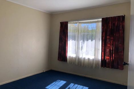 Photo of property in 64 Smythe Road, Henderson, Auckland, 0612