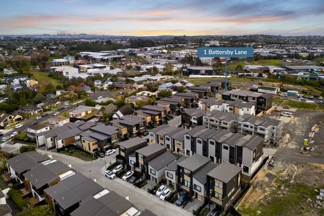 Photo of property in 24 Milenio Crescent, Windsor Park, Auckland, 0632