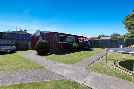 Photo of property in 64 Mcmurdo Street, Tinwald, Ashburton, 7700
