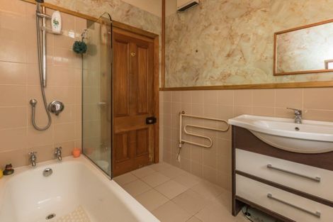 Photo of property in 10 Miller Street, Otane, 4202