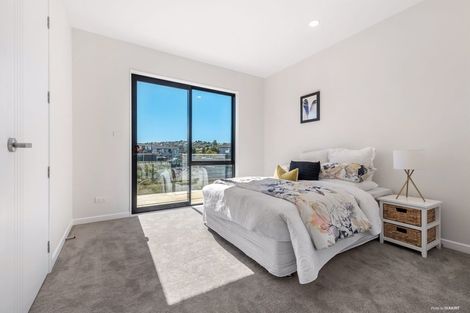 Photo of property in 14 Rathmullen Place, Pinehill, Auckland, 0632