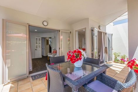 Photo of property in 3b Kawaroa Close, New Plymouth, 4310