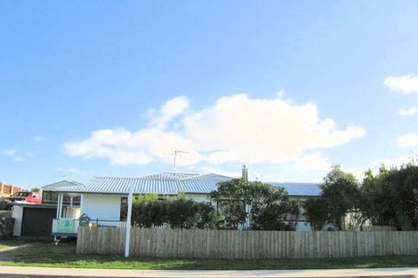 Photo of property in 1326b Papamoa Beach Road, Papamoa Beach, Papamoa, 3118