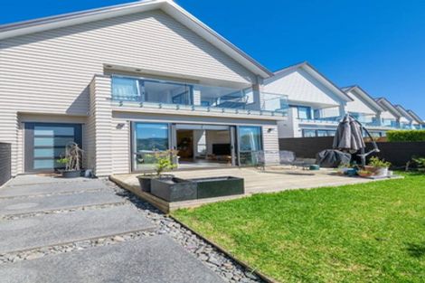 Photo of property in 14 Arran Point Parade, Orewa, 0931