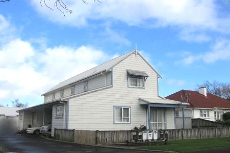 Photo of property in 1/163 Whites Line East, Waiwhetu, Lower Hutt, 5010