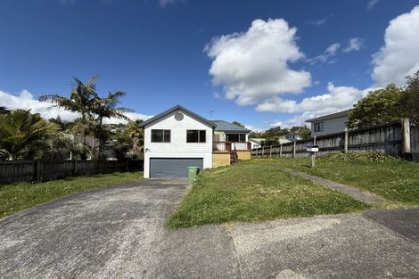 Photo of property in 11 Loughanure Place, Massey, Auckland, 0614