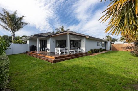 Photo of property in 15 Chelsea Drive, Taradale, Napier, 4112