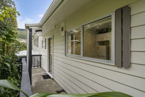 Photo of property in 5a Julia Place, Tawa, Wellington, 5028