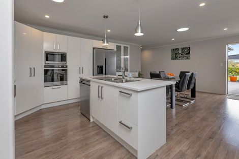 Photo of property in 5 Sando Way, One Tree Point, 0118