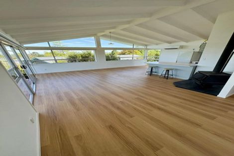 Photo of property in 3 Hartley Terrace, Massey, Auckland, 0614