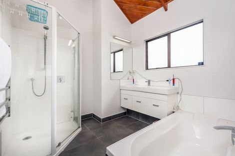 Photo of property in 6 Glucina Avenue, West Harbour, Auckland, 0618
