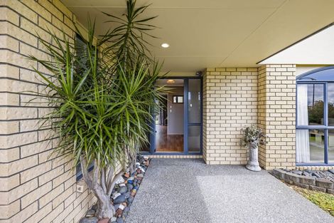 Photo of property in 19 Reybert Place, Massey, Auckland, 0614