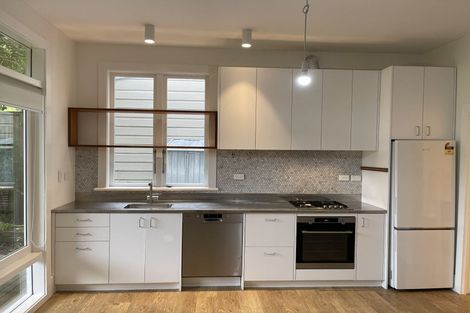 Photo of property in 29 Queen Street, Mount Victoria, Wellington, 6011