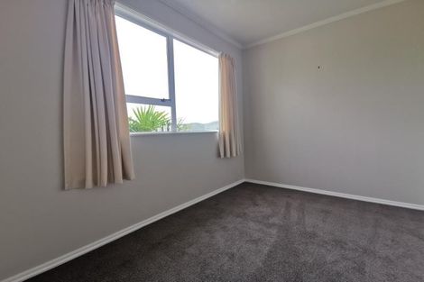 Photo of property in 28 Kaitangata Crescent, Kelson, Lower Hutt, 5010