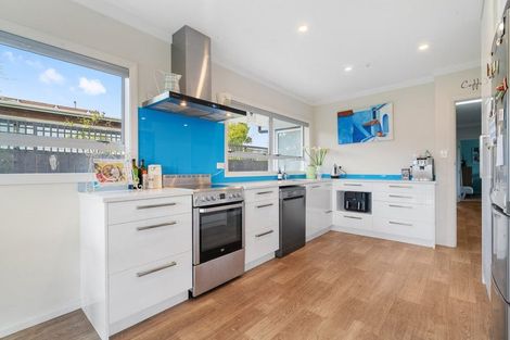 Photo of property in 12 April Place, Red Hill, Papakura, 2110