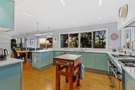 Photo of property in 24 Poplar Road, Stanmore Bay, Whangaparaoa, 0932