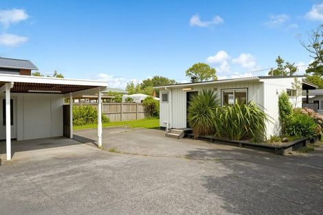 Photo of property in 3/176 Henderson Valley Road, Henderson, Auckland, 0612