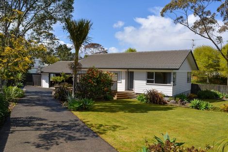 Photo of property in 10 Truscott Place, West Harbour, Auckland, 0618